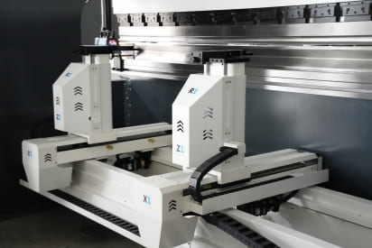 Servo Press Brake with DA66T